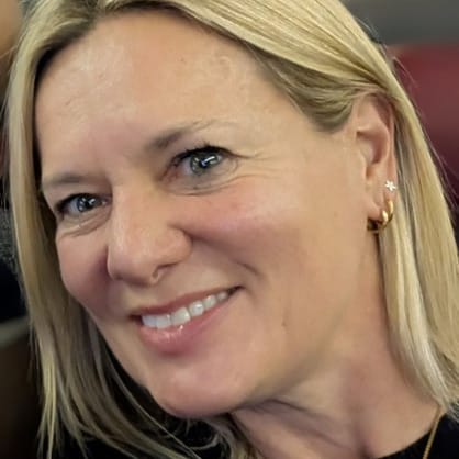 PXL 20251021 1925522253